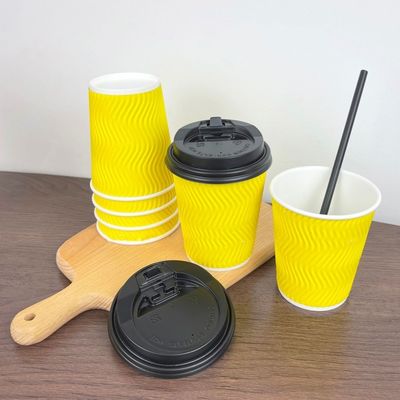 le tazze di carta eliminabili di 4oz 120ml 8oz 250ml ingialliscono le tazze di caffè con la parete dell'ondulazione del coperchio